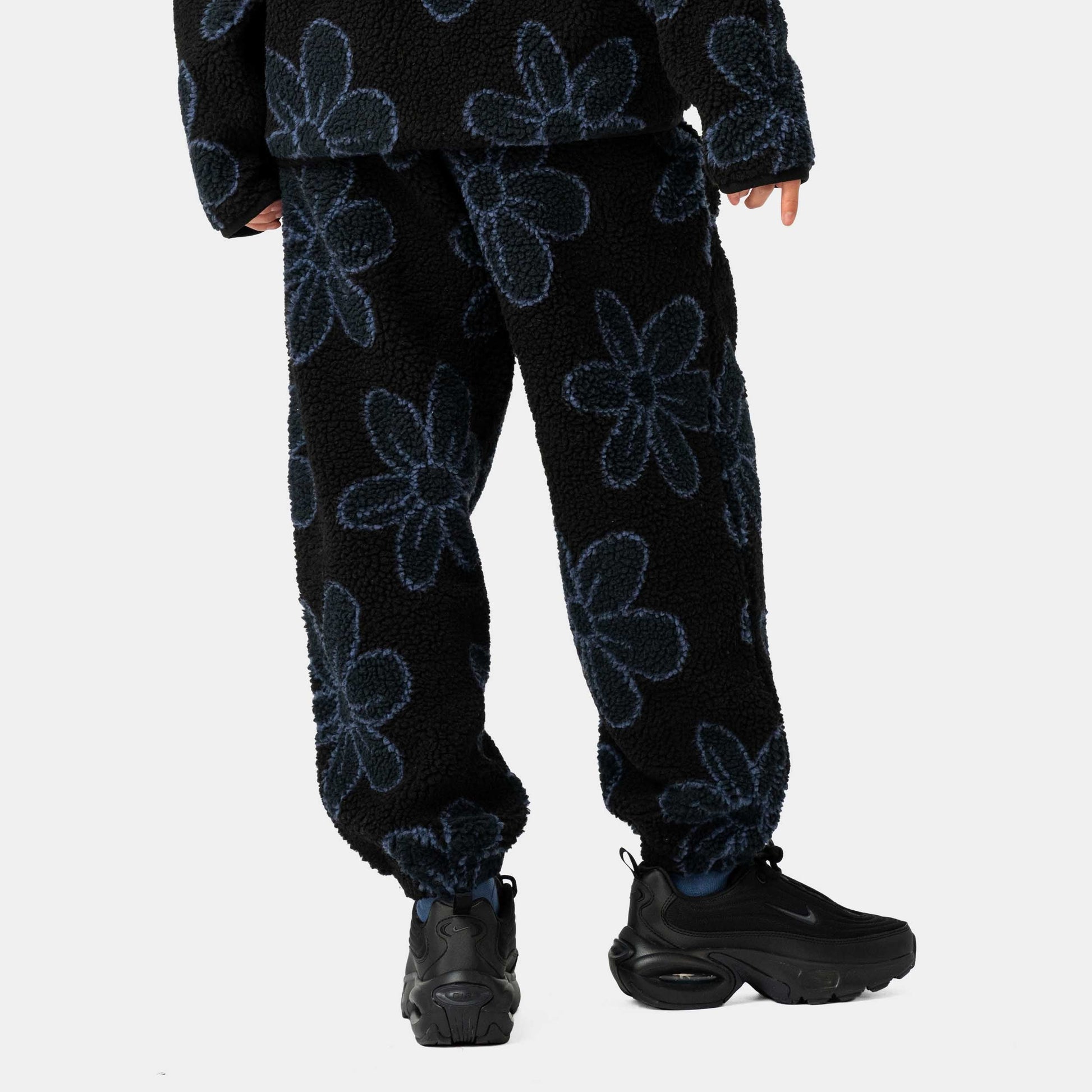Santa Cruz Homebody Sweatpant Black Daisy