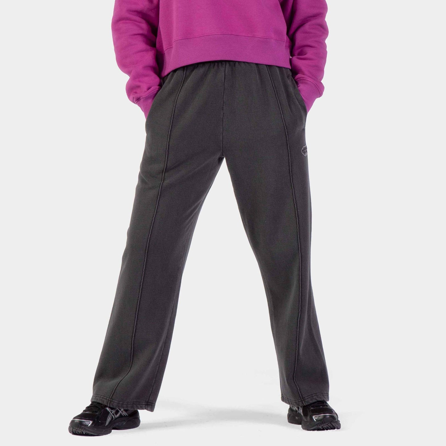 Santa Cruz | Groovy Stack Sweatpant Charcoal Wash