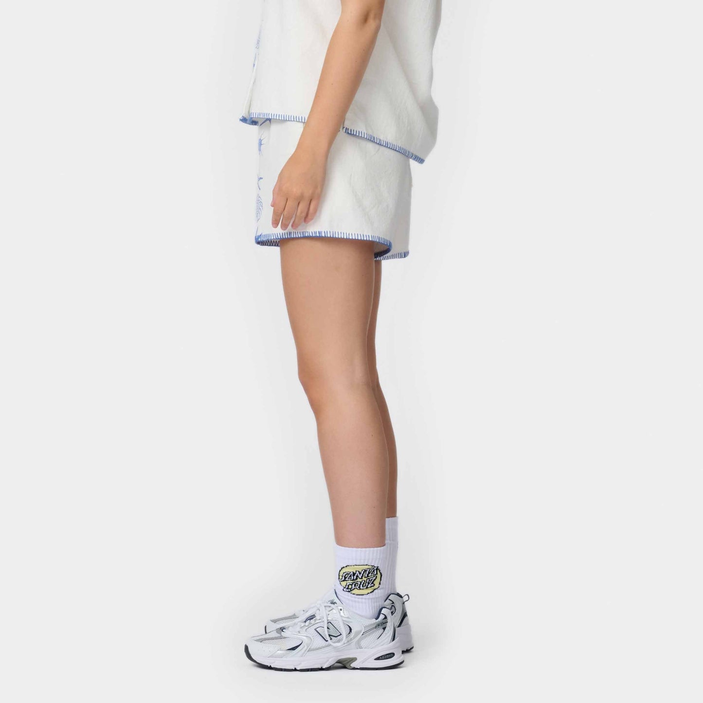 Santa Cruz Reef Shorts Off White